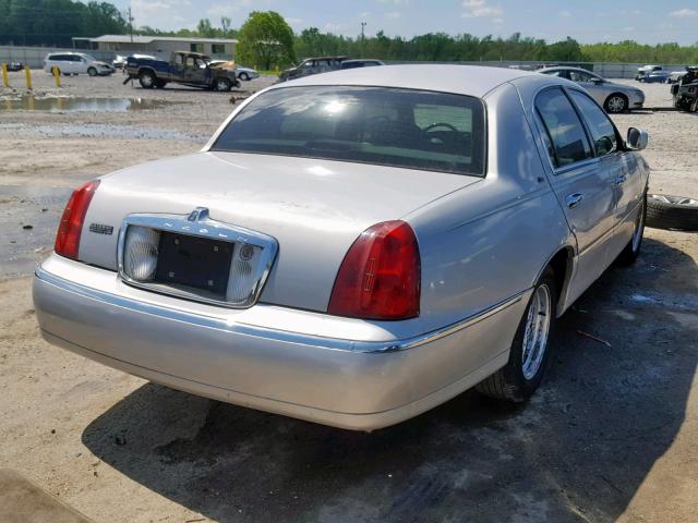 1LNHM83W3YY935950 - 2000 LINCOLN TOWN CAR C SILVER photo 4