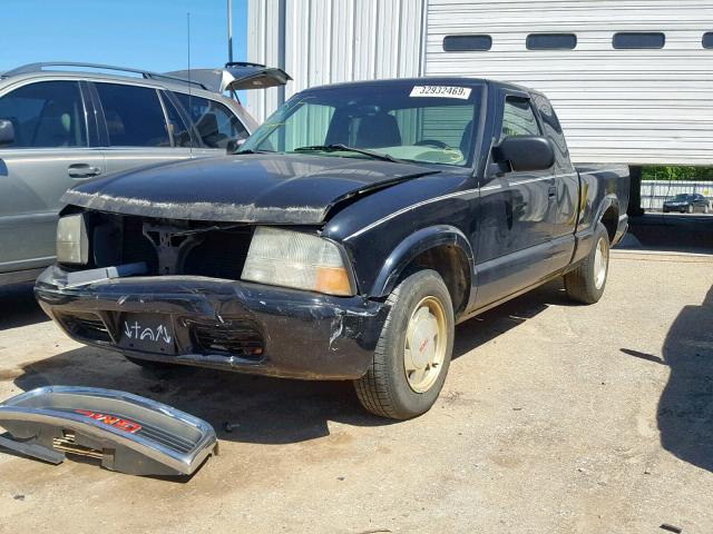 1GTCS19W528193612 - 2002 GMC SONOMA BLACK photo 2