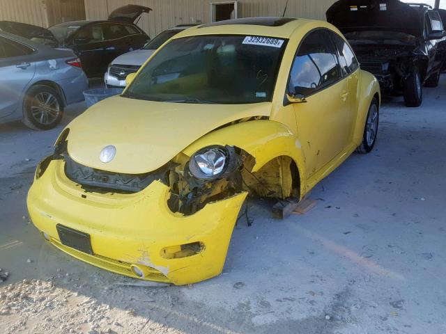 3VWCD31CX4M415998 - 2004 VOLKSWAGEN NEW BEETLE ყვითელი ფოტო 2
