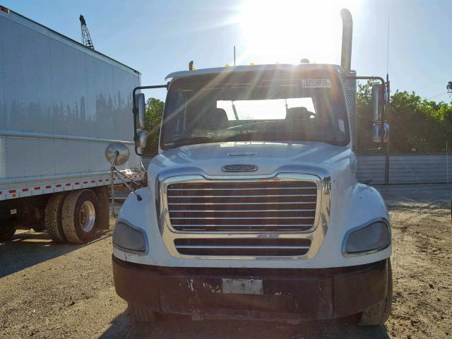 1FUJC5DE27HX52088 - 2007 FREIGHTLINER M2 112 MED WHITE photo 9