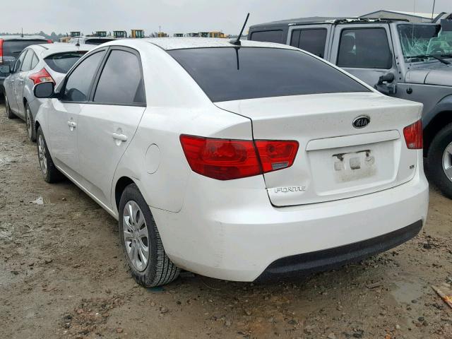 KNAFU4A25B5448632 - 2011 KIA FORTE EX WHITE photo 3