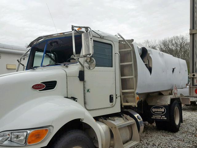 2NP2HM7X5CM145403 - 2012 PETERBILT 337 WHITE photo 9