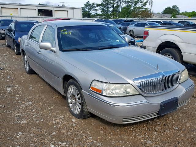 1LNHM81W54Y678643 - 2004 LINCOLN TOWN CAR E SILVER photo 1