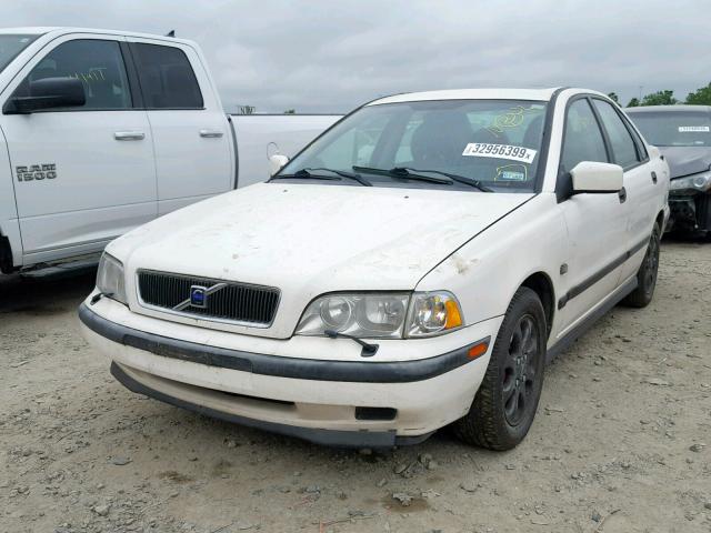 YV1VS2550YF520993 - 2000 VOLVO S40 WHITE photo 2