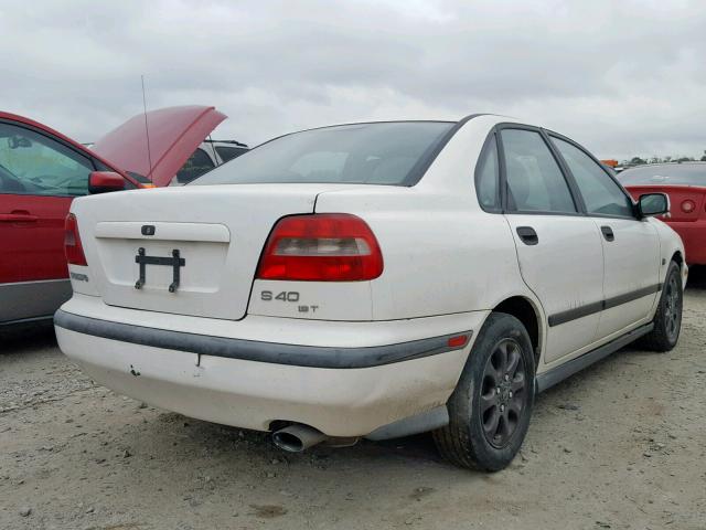 YV1VS2550YF520993 - 2000 VOLVO S40 WHITE photo 4