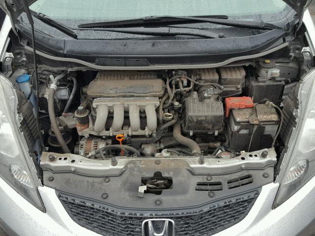 JHMGE8H38CS000140 - 2012 HONDA FIT SILVER photo 7