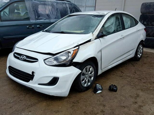 KMHCT4AEXGU979367 - 2016 HYUNDAI ACCENT SE WHITE photo 2