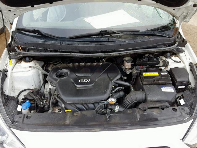 KMHCT4AEXGU979367 - 2016 HYUNDAI ACCENT SE WHITE photo 7