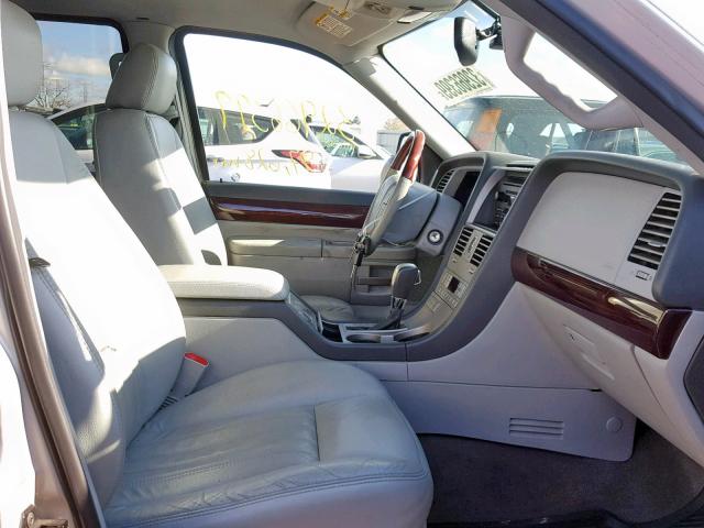 5LMEU88H64ZJ53754 - 2004 LINCOLN AVIATOR 银色 照片 5