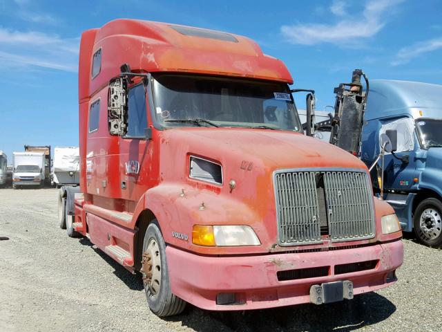 4V4ND3RH4YN247383 - 2000 VOLVO VN RED photo 1