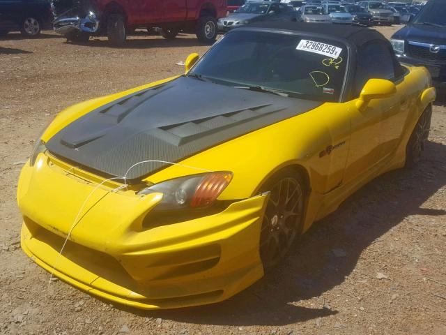 JHMAP11452T000194 - 2002 HONDA S2000 YELLOW photo 2