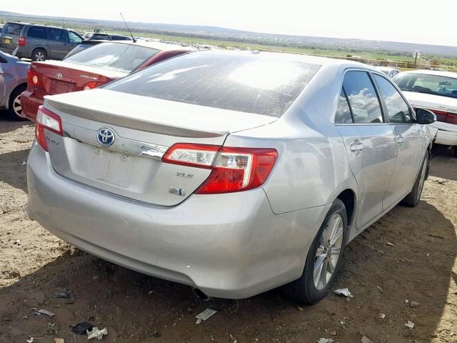 4T1BD1FK0EU117438 - 2014 TOYOTA CAMRY HYBR SILVER photo 4