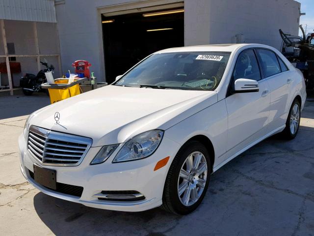 WDDHF5KB8DA739877 - 2013 MERCEDES-BENZ E 350 WHITE photo 2