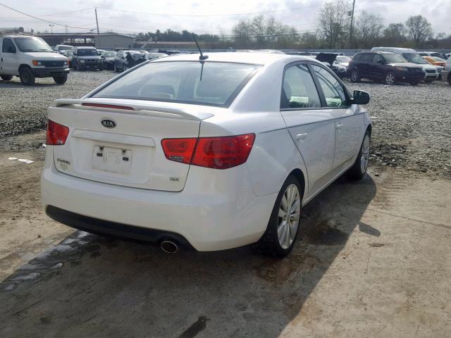 KNAFW4A33D5684685 - 2013 KIA FORTE SX WHITE photo 4