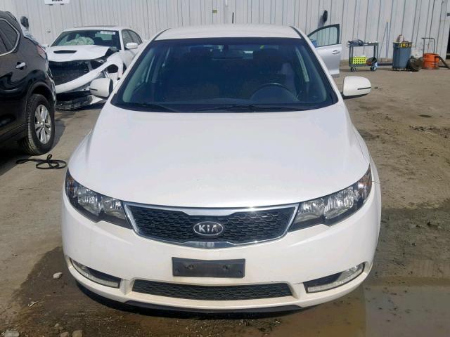 KNAFW4A33D5684685 - 2013 KIA FORTE SX WHITE photo 9