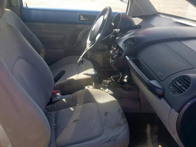 3VWBB61C8WM031157 - 1998 VOLKSWAGEN NEW BEETLE ლურჯი ფოტო 5