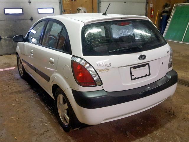 KNADE163566133818 - 2006 KIA RIO 5 WHITE photo 3