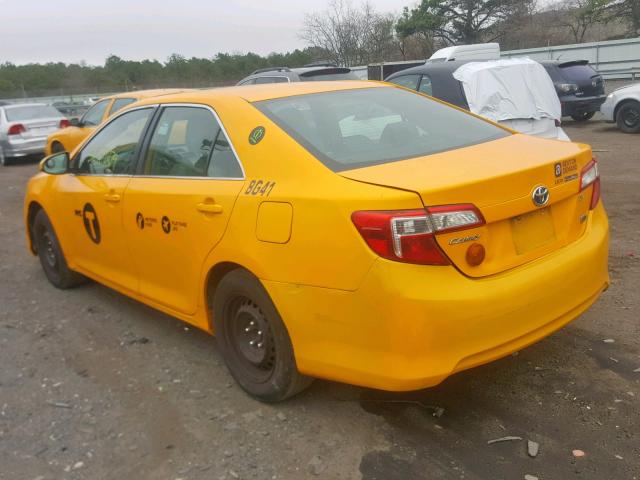 4T1BD1FK5DU081227 - 2013 TOYOTA CAMRY HYBR YELLOW photo 3