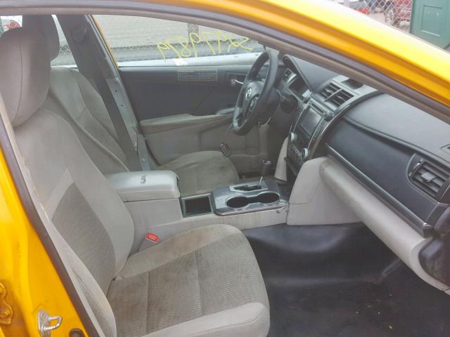 4T1BD1FK5DU081227 - 2013 TOYOTA CAMRY HYBR YELLOW photo 5