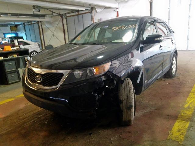 5XYKTCA12BG002466 - 2011 KIA SORENTO BASE  photo 2