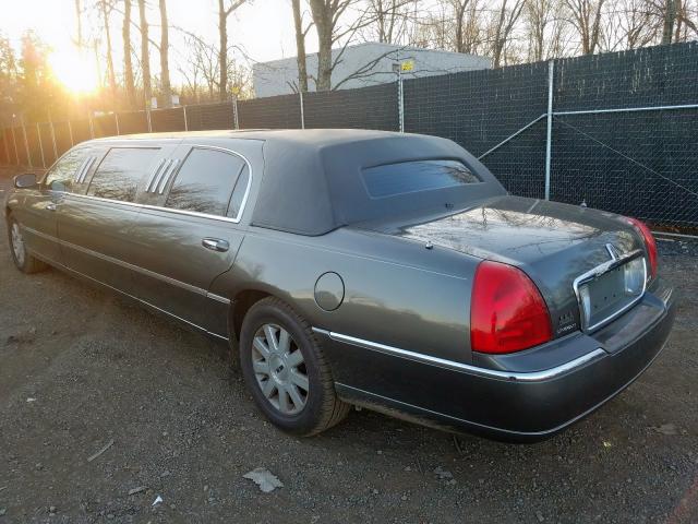 1L1FM81WX4Y673852 - 2004 LINCOLN TOWN CAR EXECUTIVE  photo 3