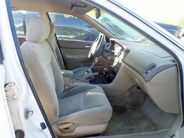 1HGCD5631VA087040 - 1997 HONDA ACCORD LX WHITE photo 5