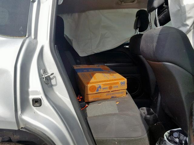 1J4NT4FB0AD578911 - 2010 JEEP COMPASS SP 银色 照片 6