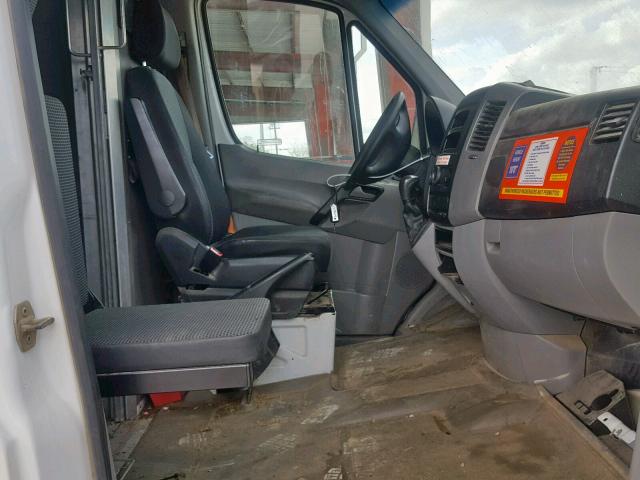 WD3PE8CB6C5686901 - 2012 MERCEDES-BENZ SPRINTER 2 WHITE photo 5