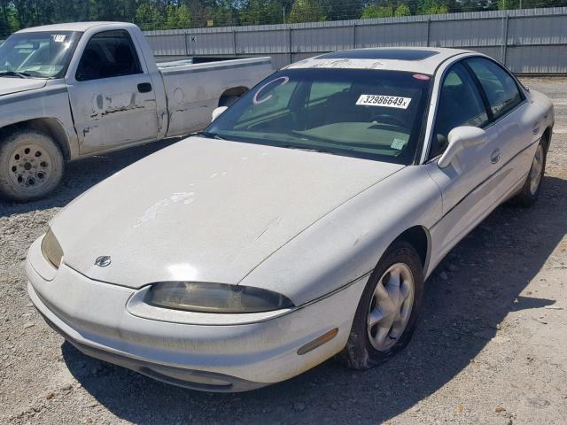 1G3GR62C1W4125699 - 1998 OLDSMOBILE AURORA WHITE photo 2