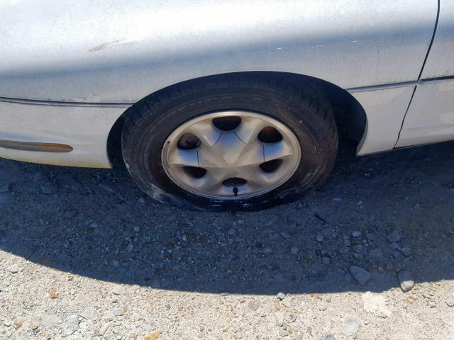 1G3GR62C1W4125699 - 1998 OLDSMOBILE AURORA WHITE photo 9