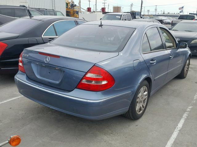 WDBUF65J44A606047 - 2004 MERCEDES-BENZ E 320 BLUE photo 4