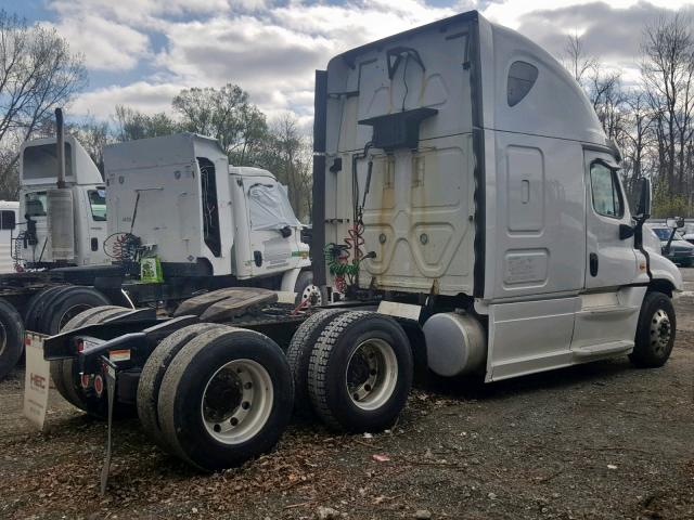 3AKJGLDV1ESFF8013 - 2014 FREIGHTLINER CASCADIA 1 WHITE photo 4