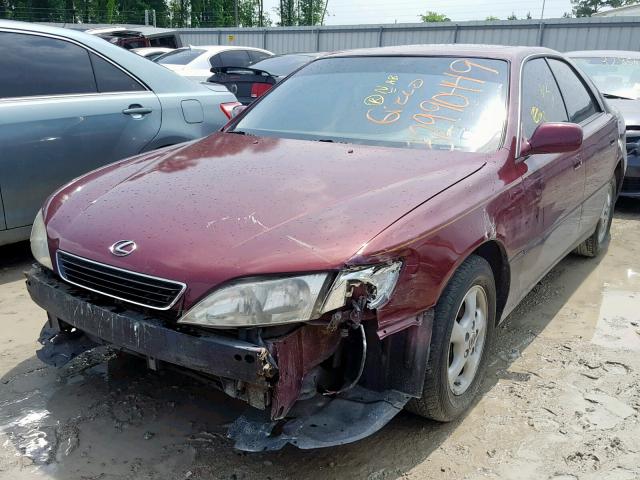 JT8BF28G6W5041358 - 1998 LEXUS ES 300 BURGUNDY photo 2