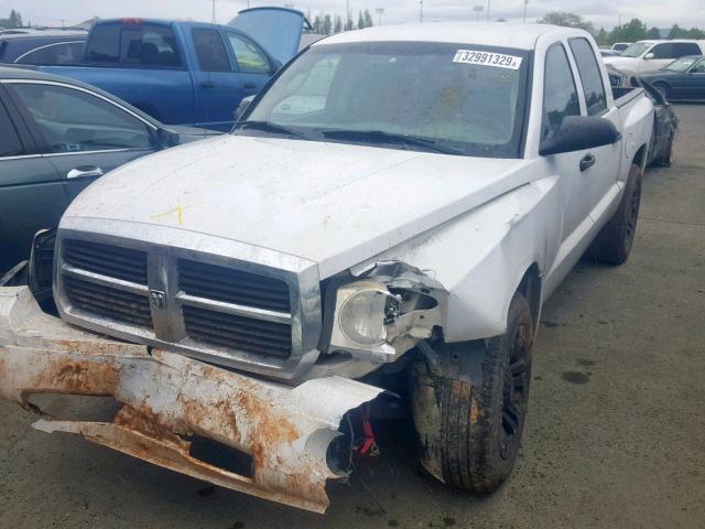 1D7HE48N66S605607 - 2006 DODGE DAKOTA QUA WHITE photo 2