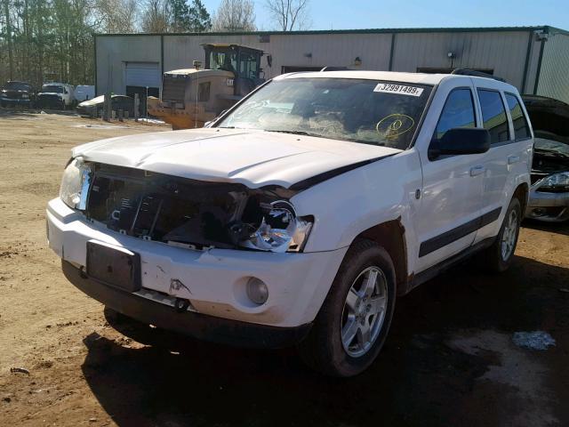 1J8HR48N06C341284 - 2006 JEEP GRAND CHER WHITE photo 2