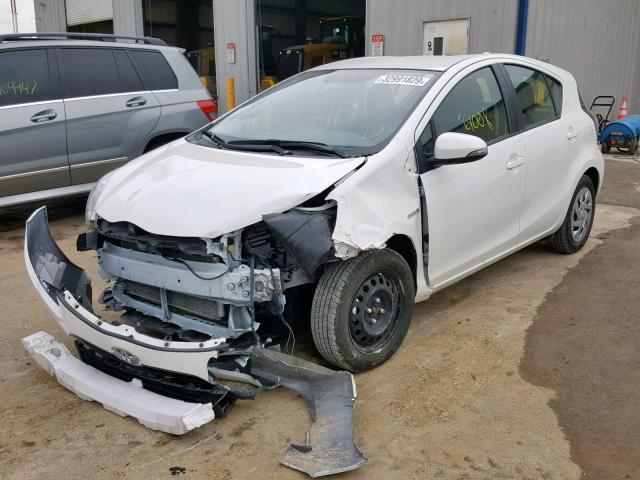 JTDKDTB3XG1131270 - 2016 TOYOTA PRIUS C WHITE photo 2