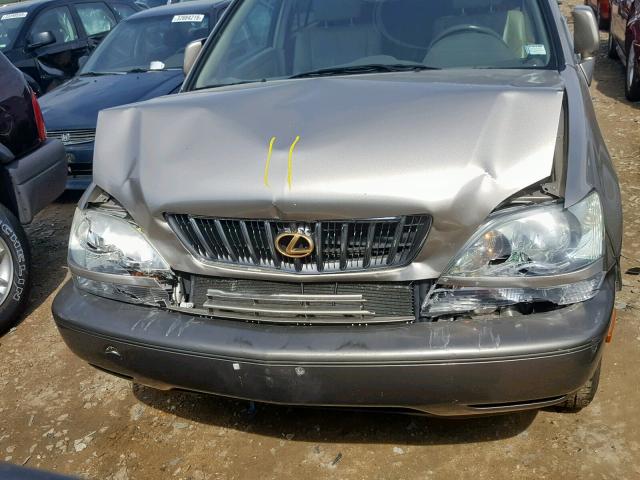 JTJHF10U110183269 - 2001 LEXUS RX 300 GOLD photo 9