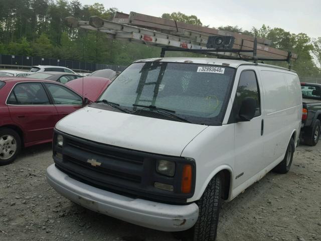 1GCFG15W111123164 - 2001 CHEVROLET EXPRESS G1 WHITE photo 2