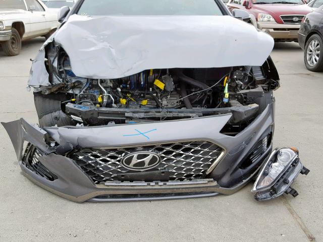 5NPE34AF3JH670511 - 2018 HYUNDAI SONATA SPO GRAY photo 9