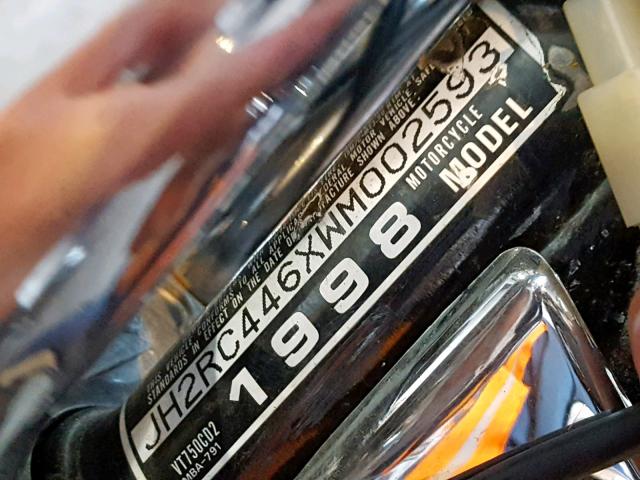 JH2RC446XWM002593 - 1998 HONDA VT750 CD2 红色 照片 10