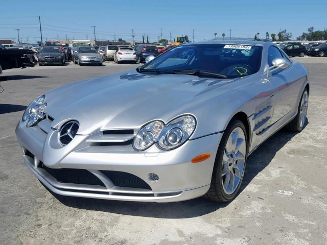 WDDAJ76F75M000248 - 2005 MERCEDES-BENZ SLR  SILVER photo 2