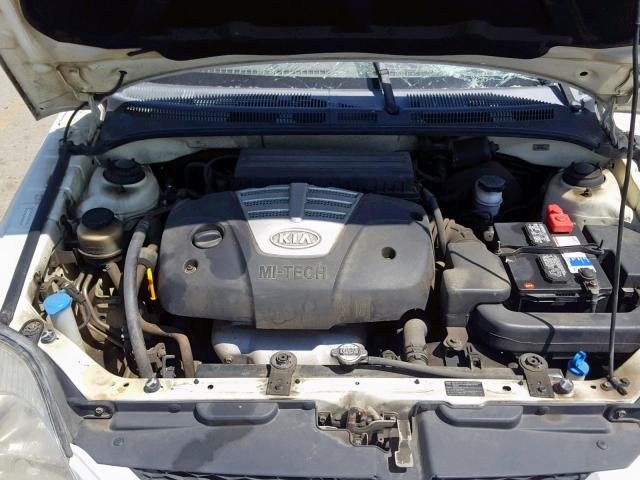 KNADC125146336411 - 2004 KIA RIO WHITE photo 7