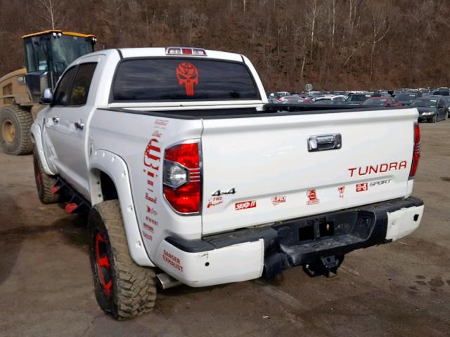 5TFAY5F18HX653091 - 2017 TOYOTA TUNDRA CRE WHITE photo 3