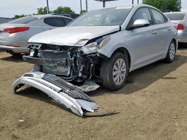 3KPC24A35KE039362 - 2019 HYUNDAI ACCENT SE SILVER photo 2