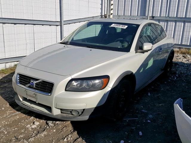 YV1MK382392124522 - 2009 VOLVO C30 2.4I WHITE photo 2