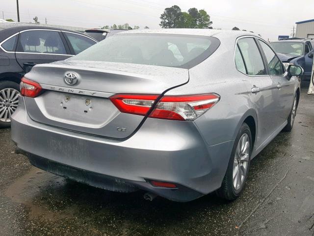 4T1B11HK9JU008900 - 2018 TOYOTA CAMRY LE A SILVER photo 4