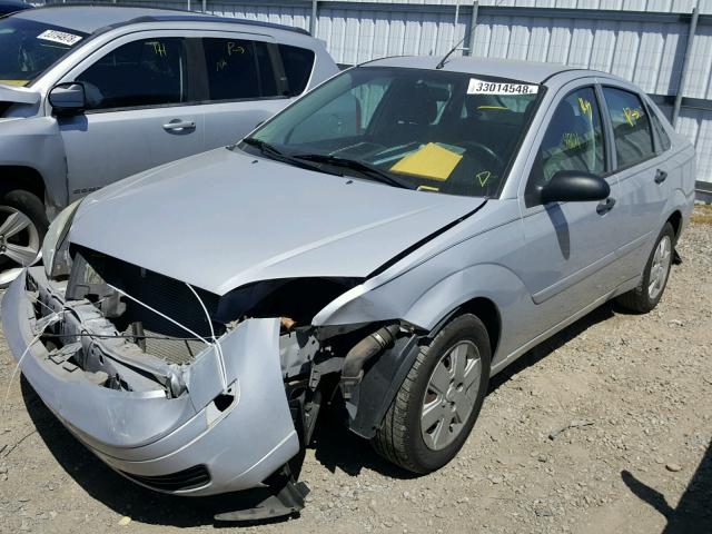 1FAFP34N77W219595 - 2007 FORD FOCUS ZX4 SILVER photo 2