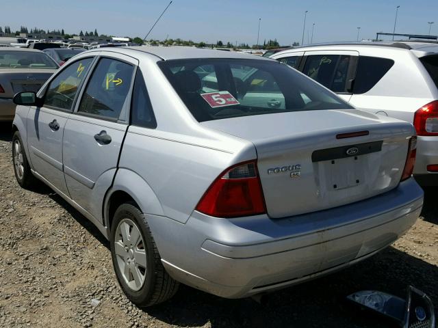 1FAFP34N77W219595 - 2007 FORD FOCUS ZX4 SILVER photo 3