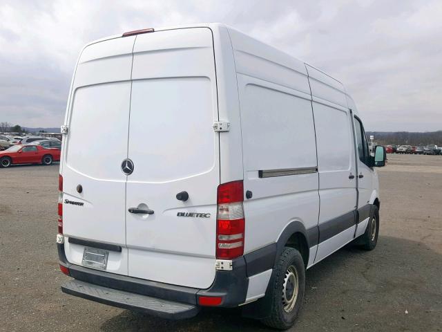 WD3PE7CC0C5621562 - 2012 MERCEDES-BENZ SPRINTER 2 WHITE photo 4