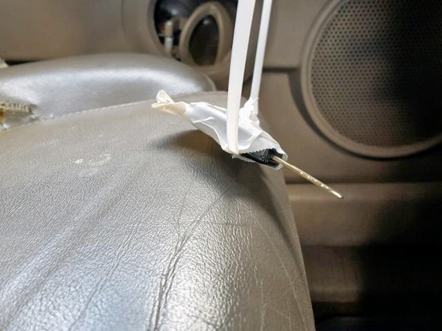 1J8HG48K06C319815 - 2006 JEEP COMMANDER მწვანე ფოტო 10